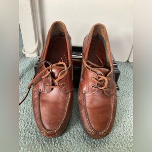 Bass Harry leather loafers. Size 9 1/2. Brown leather. Excellent condition